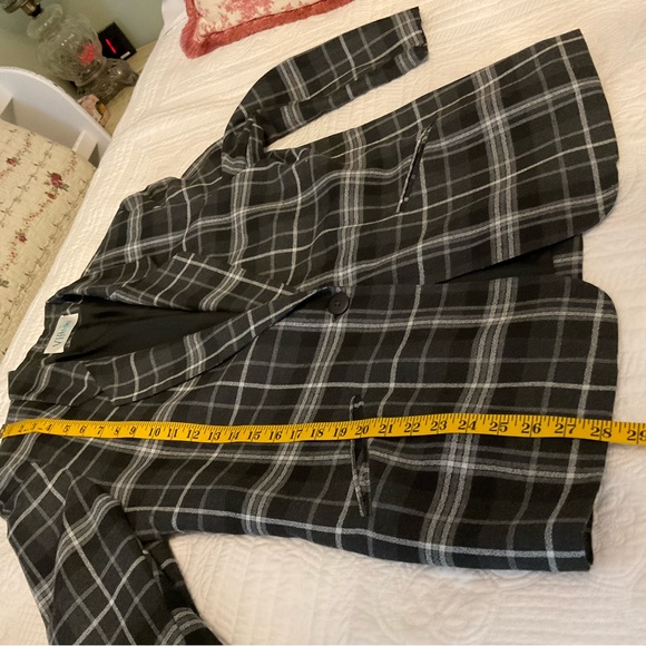 V.I.PETITES, BLACK & WHITE PLAID BLAZER, SIZE: L - Picture 6 of 10